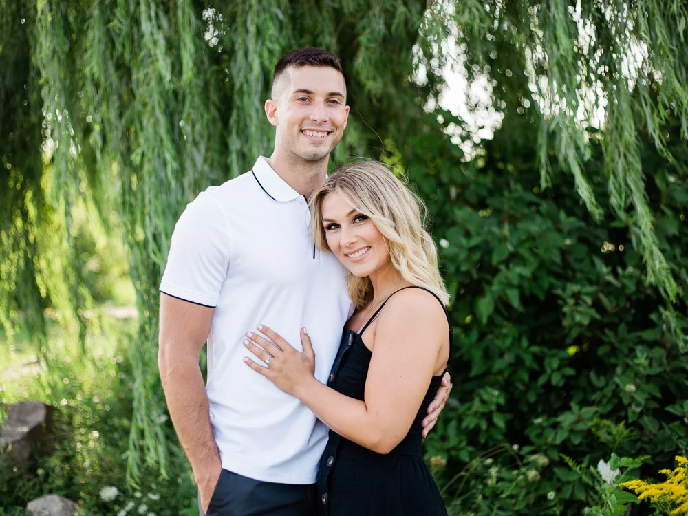 romantic-lake-erie-engagement-photos-by-matt-erickson-photography-4.jpg