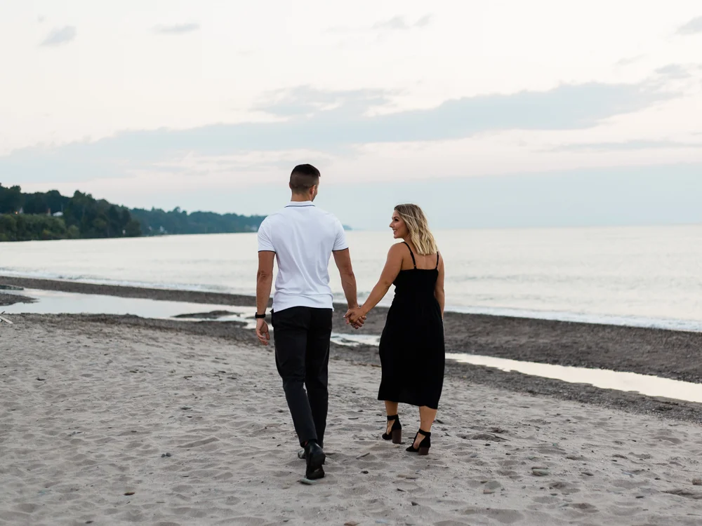 romantic-lake-erie-engagement-photos-by-matt-erickson-photography-12.jpg