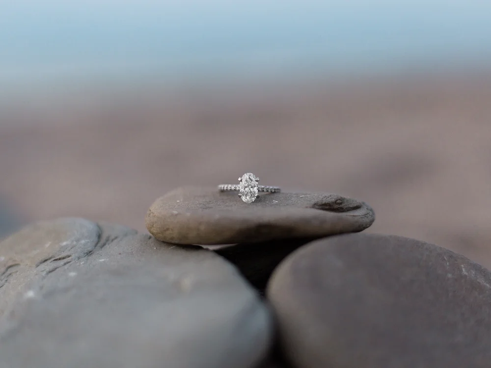 romantic-lake-erie-engagement-photos-by-matt-erickson-photography-19.jpg