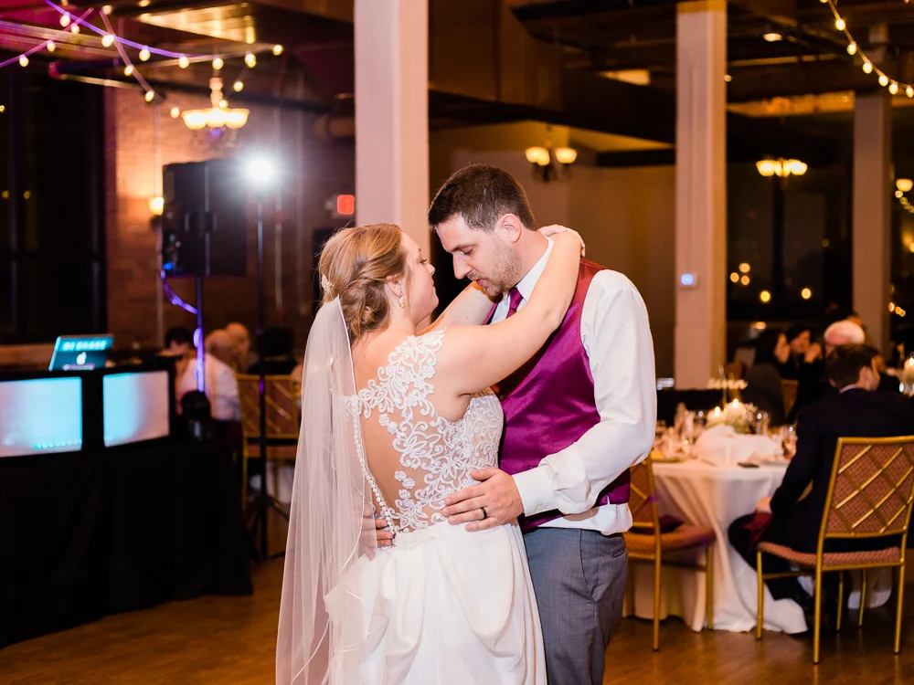romantic-cleveland-wedding-photos-ariel-international-center-by-matt-erickson-photography-17.jpg
