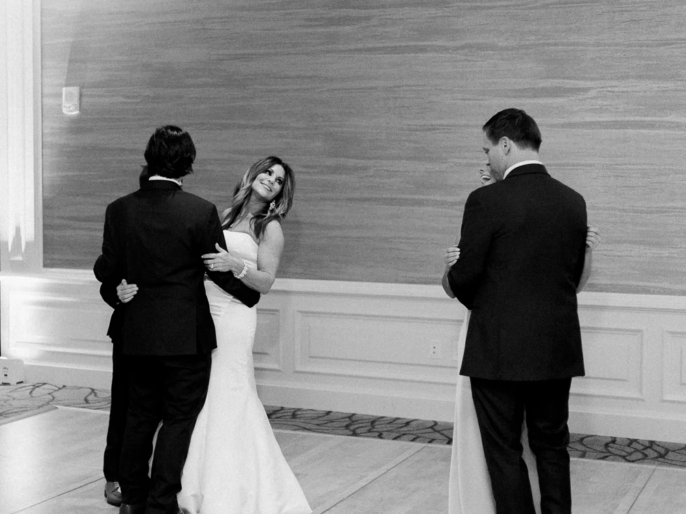 ritz-carlton-luxury-cleveland-wedding-photos-by-matt-erickson-photography-55.jpg