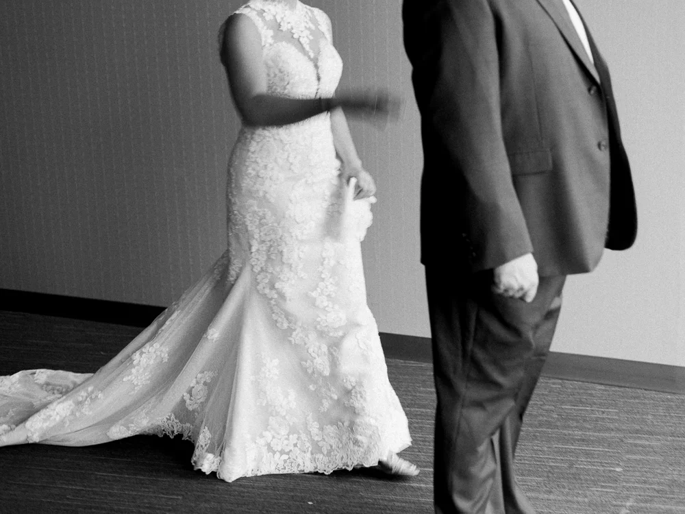 romantic-cleveland-christmas-wedding-photos-by-matt-erickson-photography-9.jpg