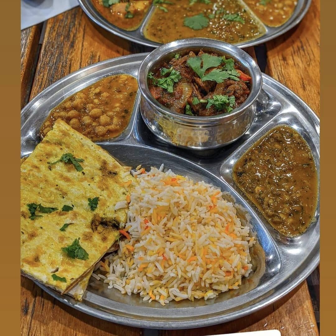 Scrumptious vegan jackfruit curry with garlic naan thali. 

$10.9 

#vegan #vegetarian #jackfruit #curry #melbveganguide #melbourne #melbournecity #foodshare #instafoodshare #picoftheday #foodporn #food #foodie #indianfood #thali #rice #asianfood #om