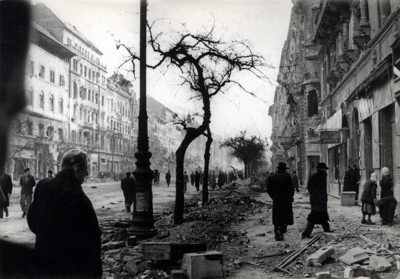 Main Boulevard, 1956, Gyula Nagy, collection of the Kiscelli Museum