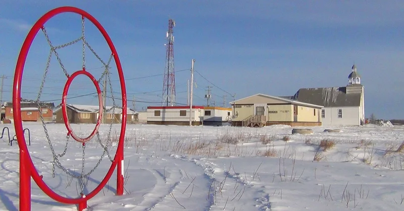 Cold temperatures and low-quality housing put Ontario's First Nations communities at extra risk for fuel poverty. This photo is of the Attawapiskat community. (Source: Toronto Star). 