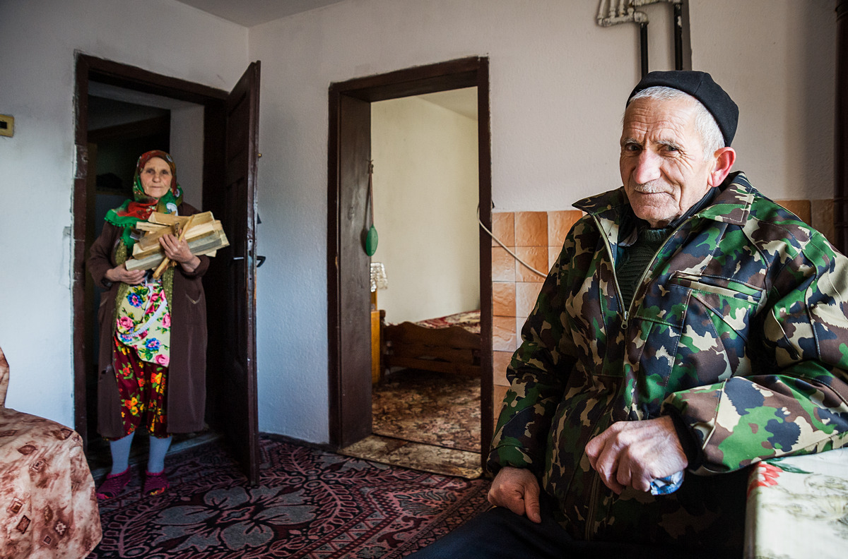 RIBNOVO • At 70, Ahmed still buys a permit to harvest wood from the forest: it costs €5/m3 against €20/m3 to have wood delivered. 