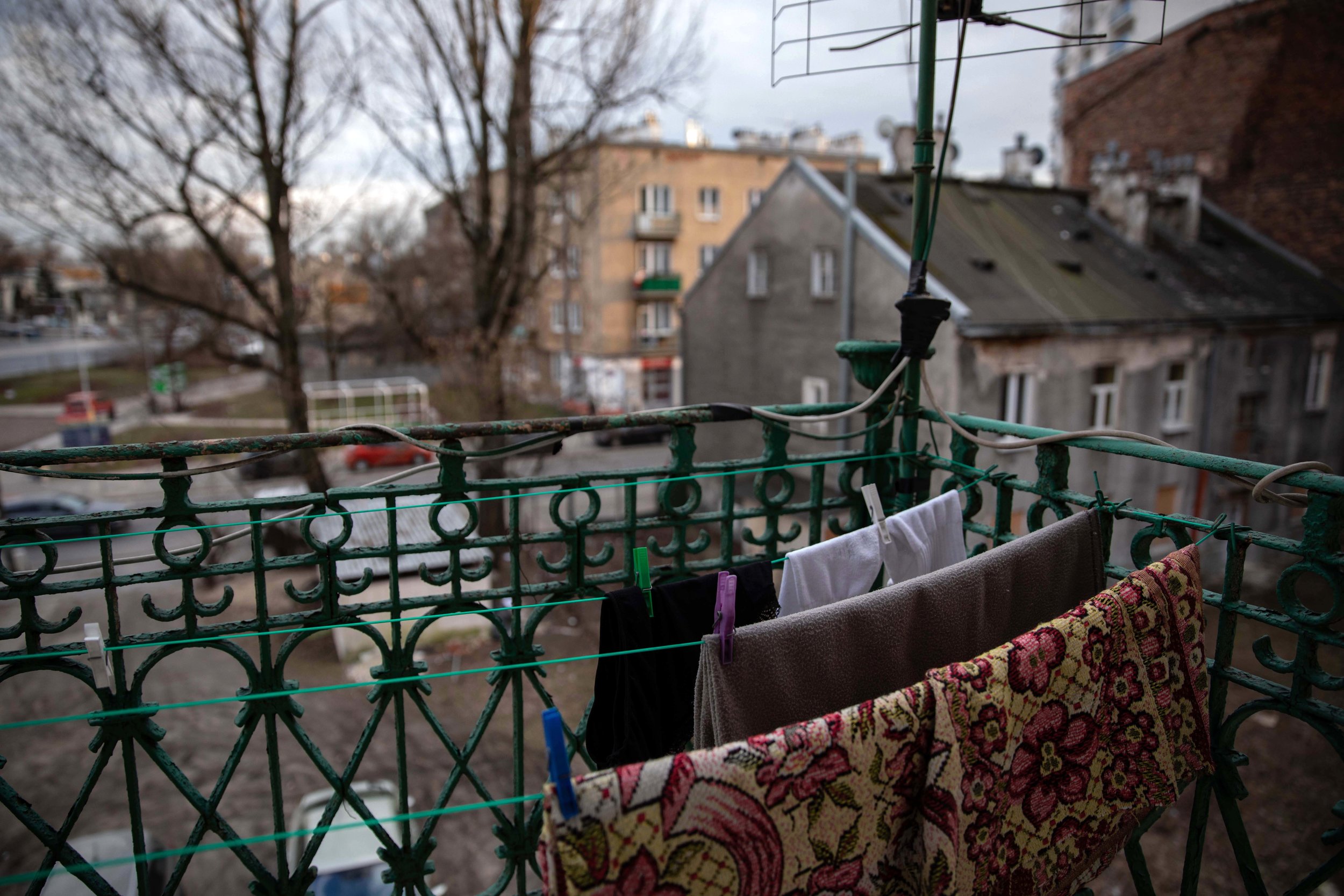 WARSAW • Even when it is near O°C, the Kowalskis dry their laundry outdoors -- otherwise, clothes simply become another breeding ground for mold.