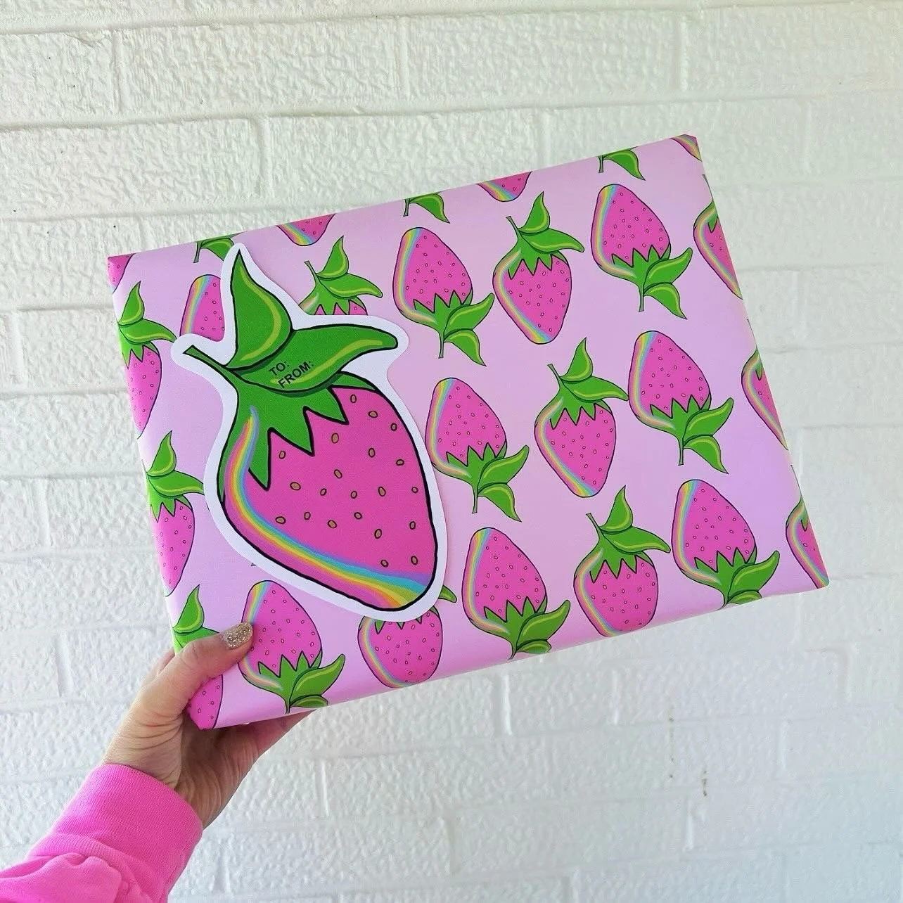 A gift that&rsquo;s berry hard to resist 🍓💕🌸

#BerrySweet #BerryCute #BerryBright #SweetGiftWrap #ColorfulGifting #StrawberryVibes #GiftWrapGoals #BerryPretty #FruitInspired #HappyWrapping #RainbowBerry #BrightAndCheerful #ArtfulGifting #KatieConl