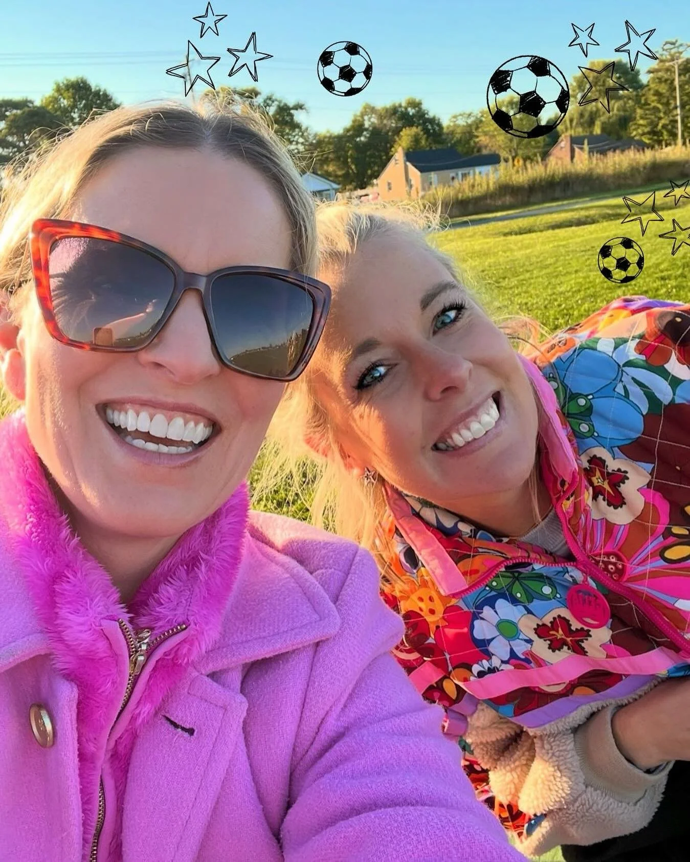 Soccer mom vibes! ⚽️💖
Our boys might&rsquo;ve had a rough weekend at their tourney, but we definitely brought the color, sunshine, and sideline sparkle! 🌈✨ #SoccerMoms #SidelineStyle #WeekendVibes #TeamSpirit #ColorfulCrew @kathleney