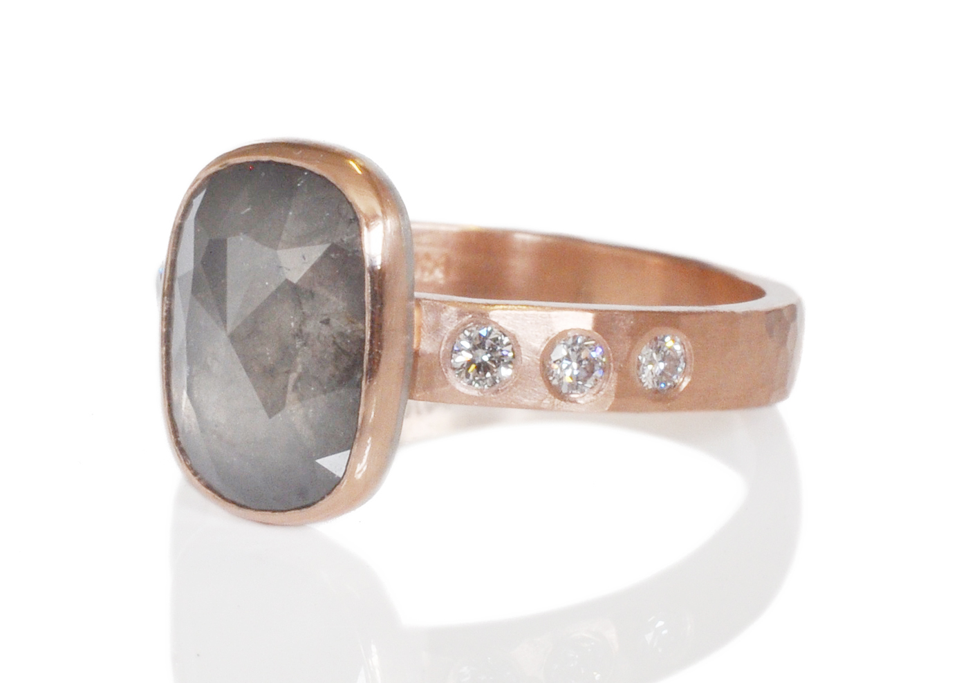 Rsd0105-solitaire-long-rectangle-smokey-rosecut-diamond-all14kp-bezel-3x1.5mm-hammered-14kp-side.jpg