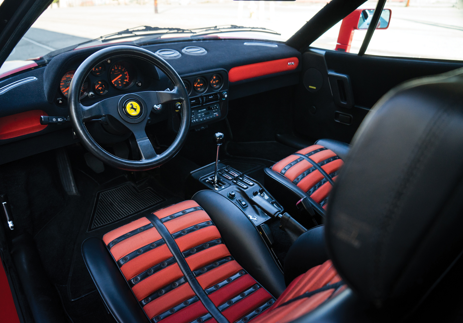 AM16_r171_004.jpg