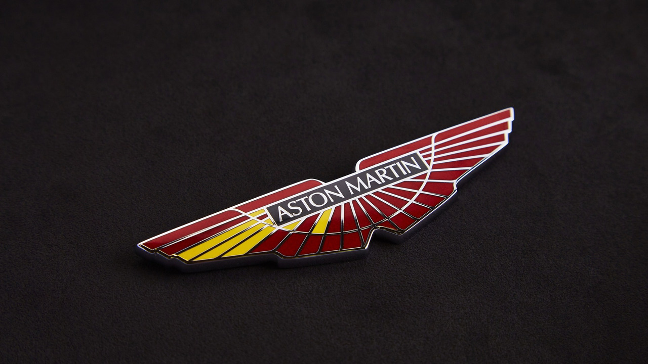 aston-martin-v8-vantage-gte-with-bespoke-wings-4.jpg