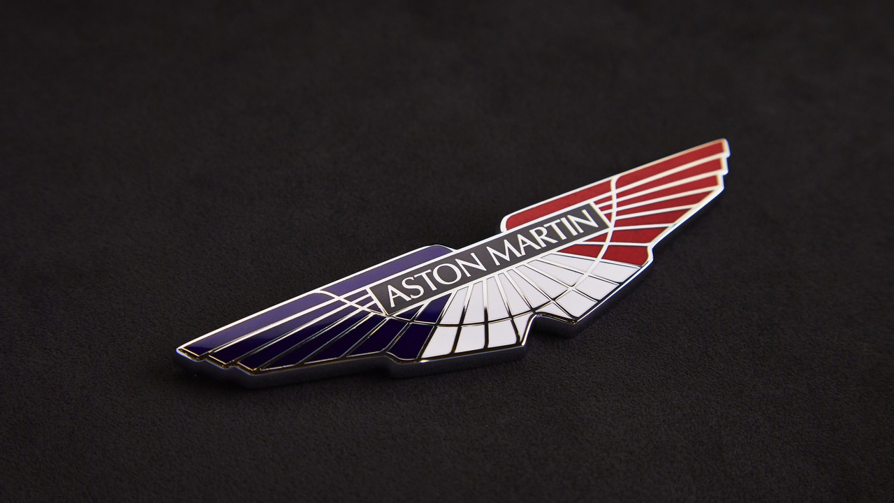 aston-martin-v8-vantage-gte-with-bespoke-wings-6.jpg