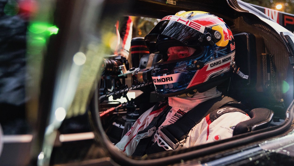 218916_mark_webber_919_hybrid_london_2016_porsche_ag.jpg