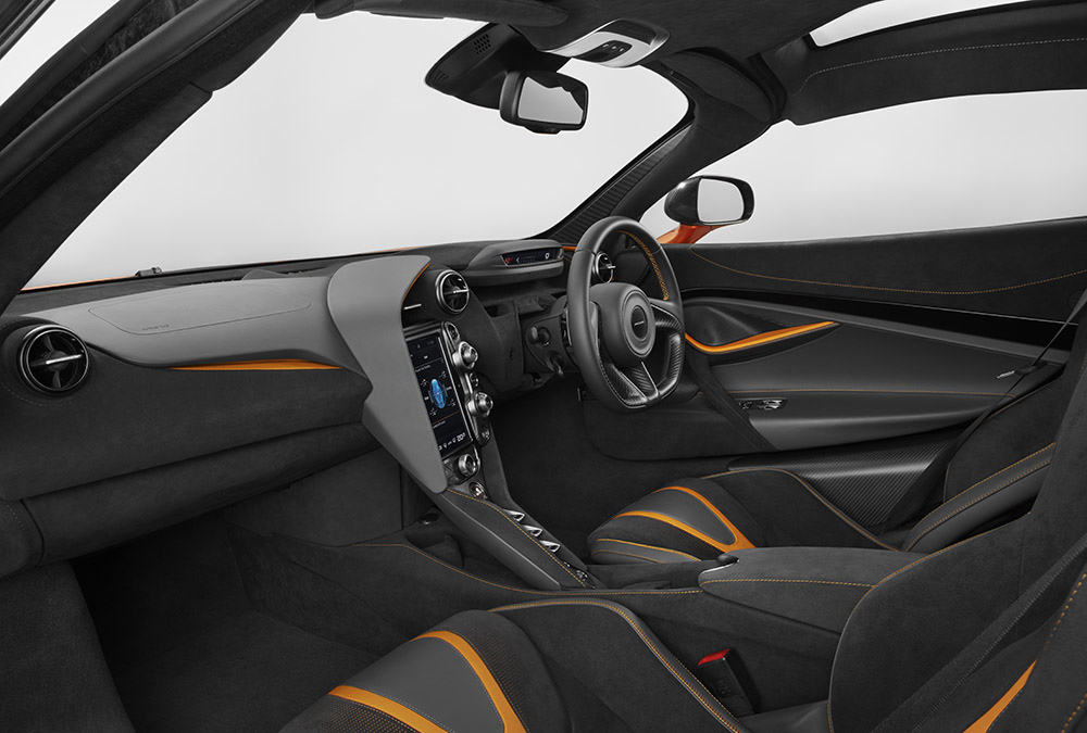 McLaren 720S-27-Interior.jpg