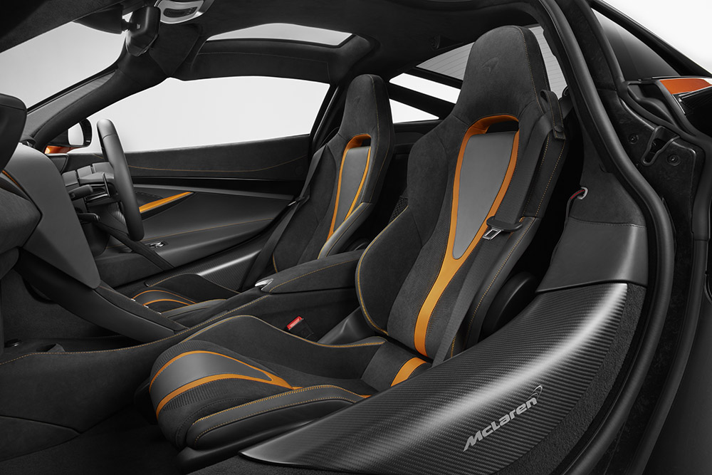 McLaren 720S-32-Interior.jpg