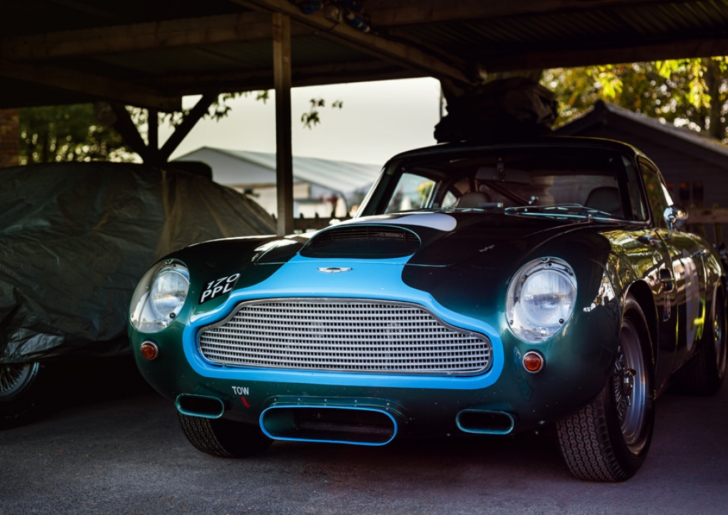 Ian-Dalglish-1960-Aston-Martin-DB4GT-at-the-2015-Goodwood-Revival--23608822083.jpg