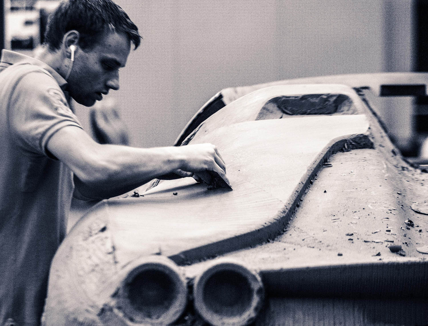 23. Crafting of clay design model of Ferrari J50.jpg