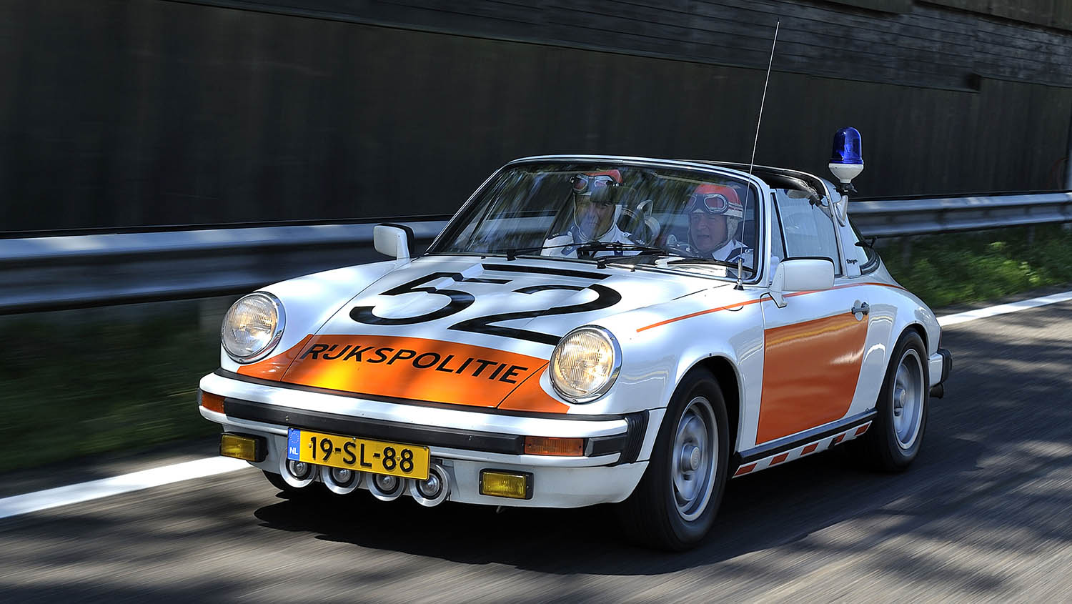 871225_911_rijkspolitie_police_netherlands_2011_porsche_ag.jpg