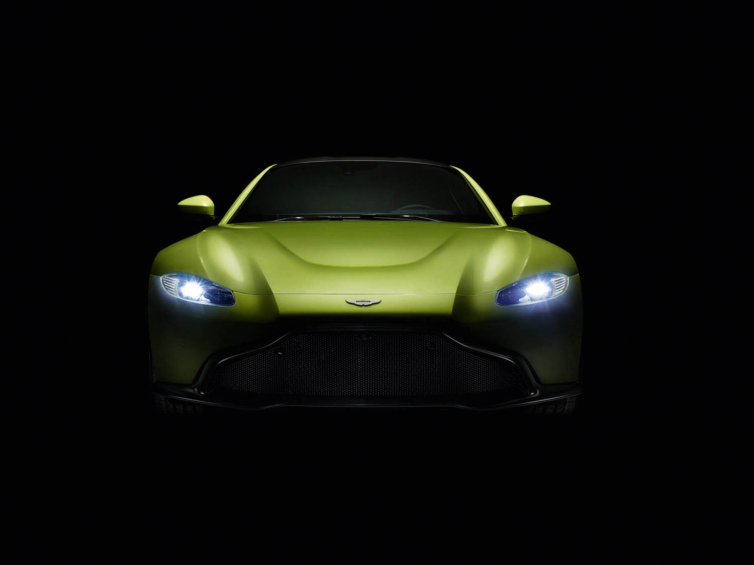 Aston Martin New Vantage_Rankin_04.jpg