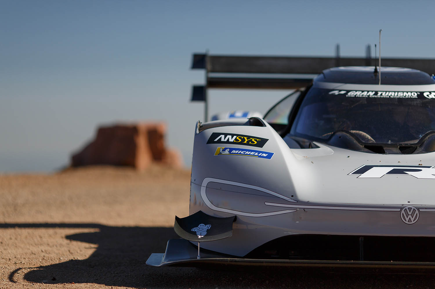 Volkswagen_I.D._R_Pikes_Peak-Large-8453.jpg