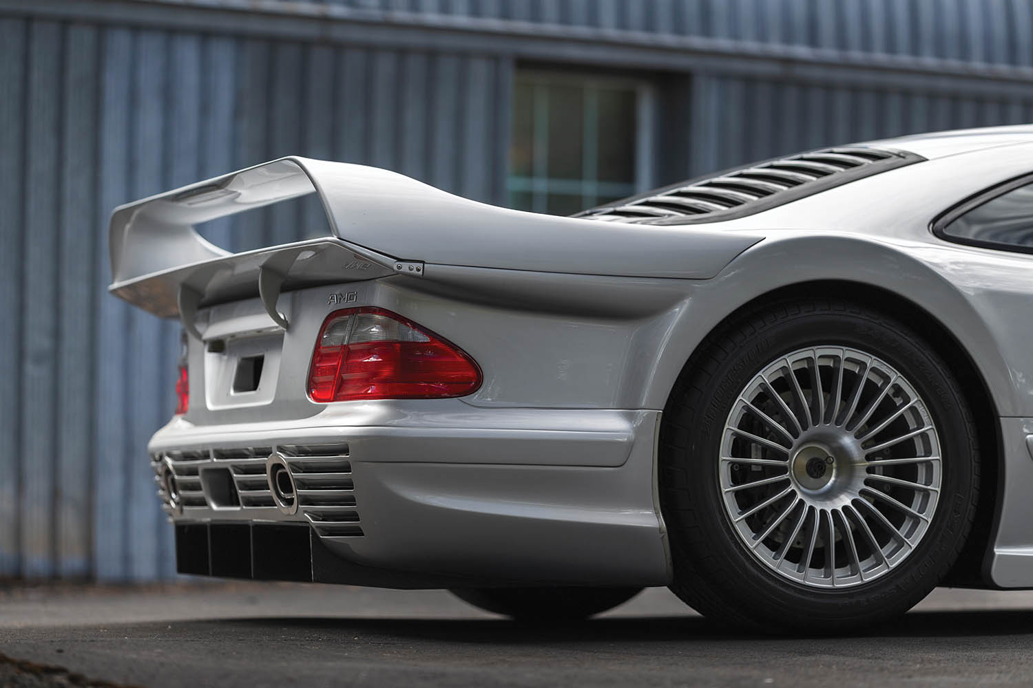 1998-Mercedes-Benz-AMG-CLK-GTR_19.jpg
