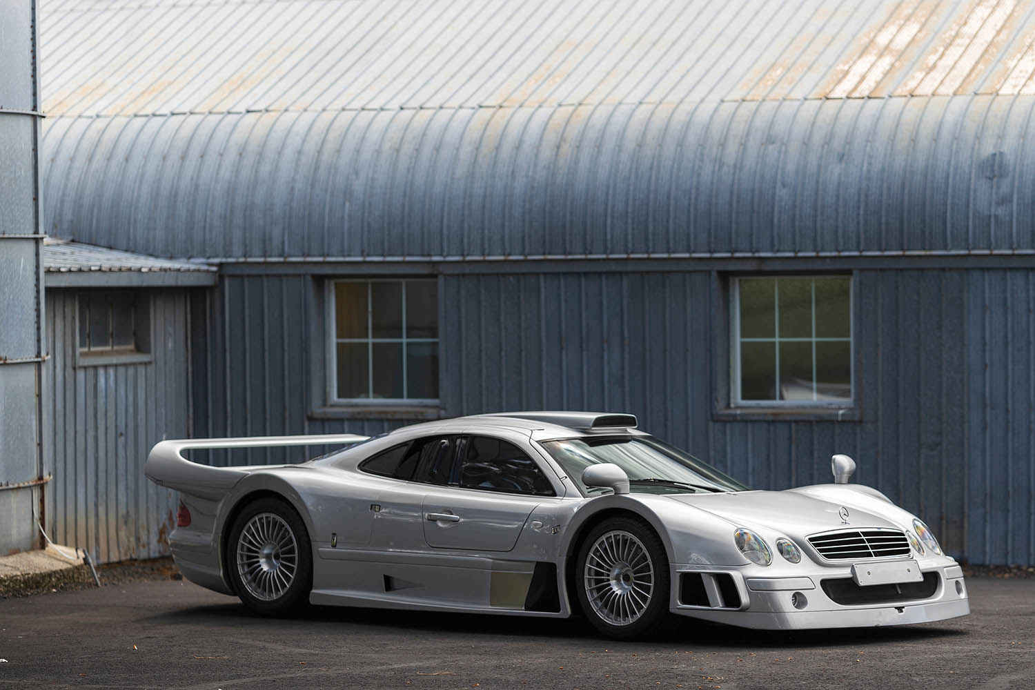 1998-Mercedes-Benz-AMG-CLK-GTR_28.jpg