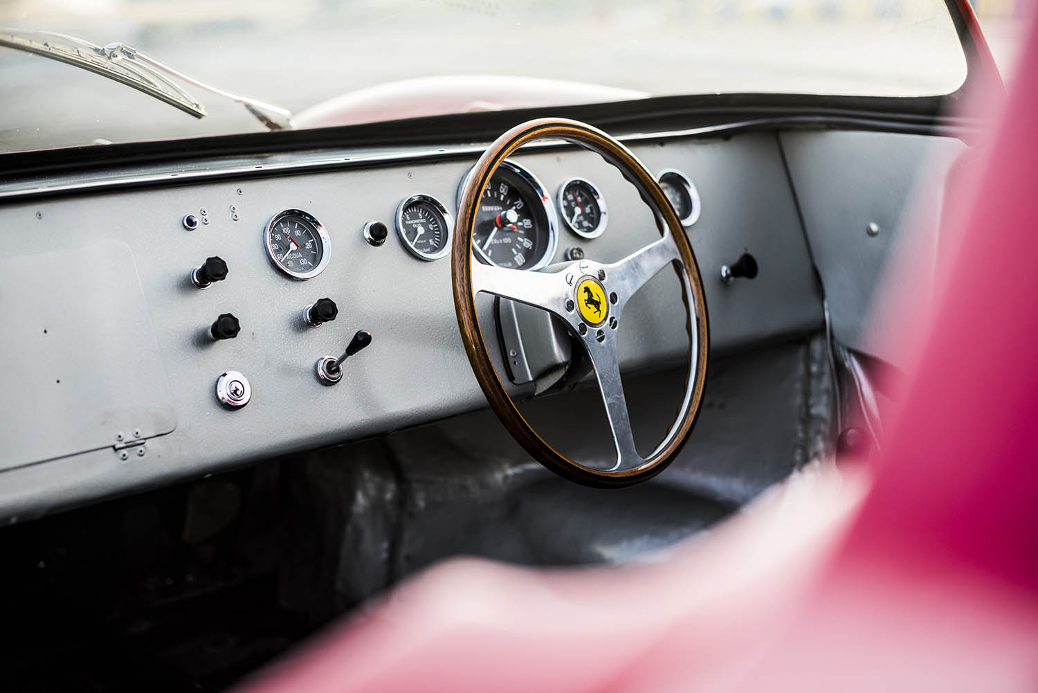 1963-Ferrari-275-P_38.jpg