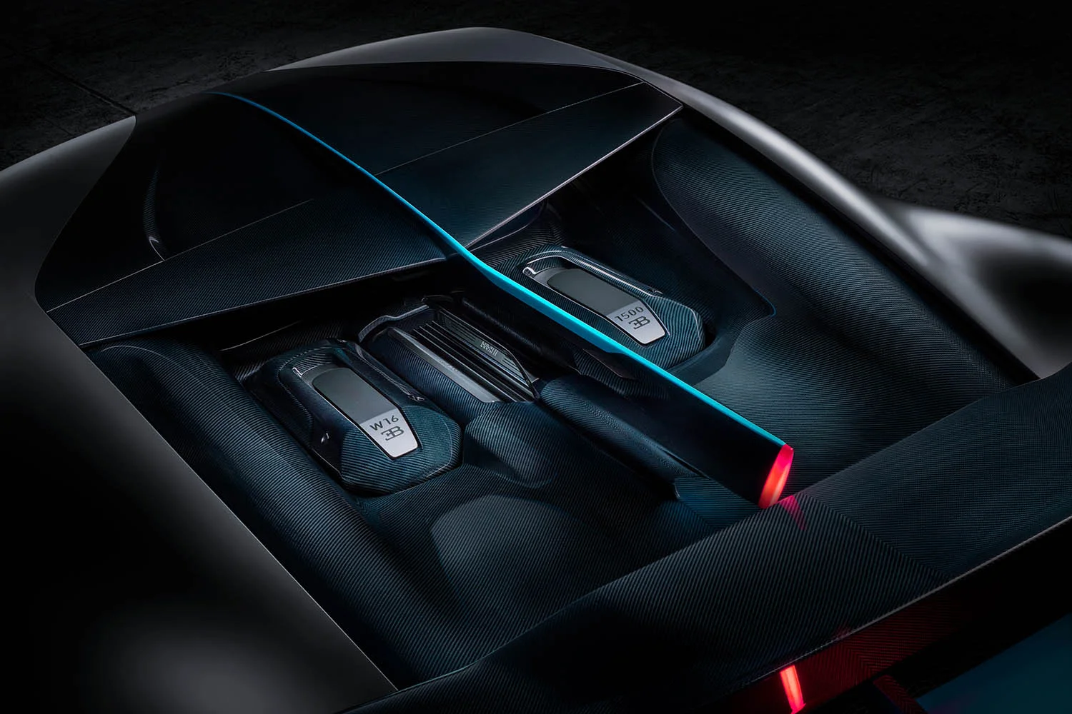 14_Bugatti-Divo_engine-bay.jpg