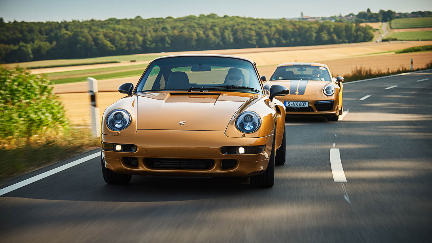 high_993_turbo_the_reveal_classic_project_gold_2018_porsche_ag.jpg