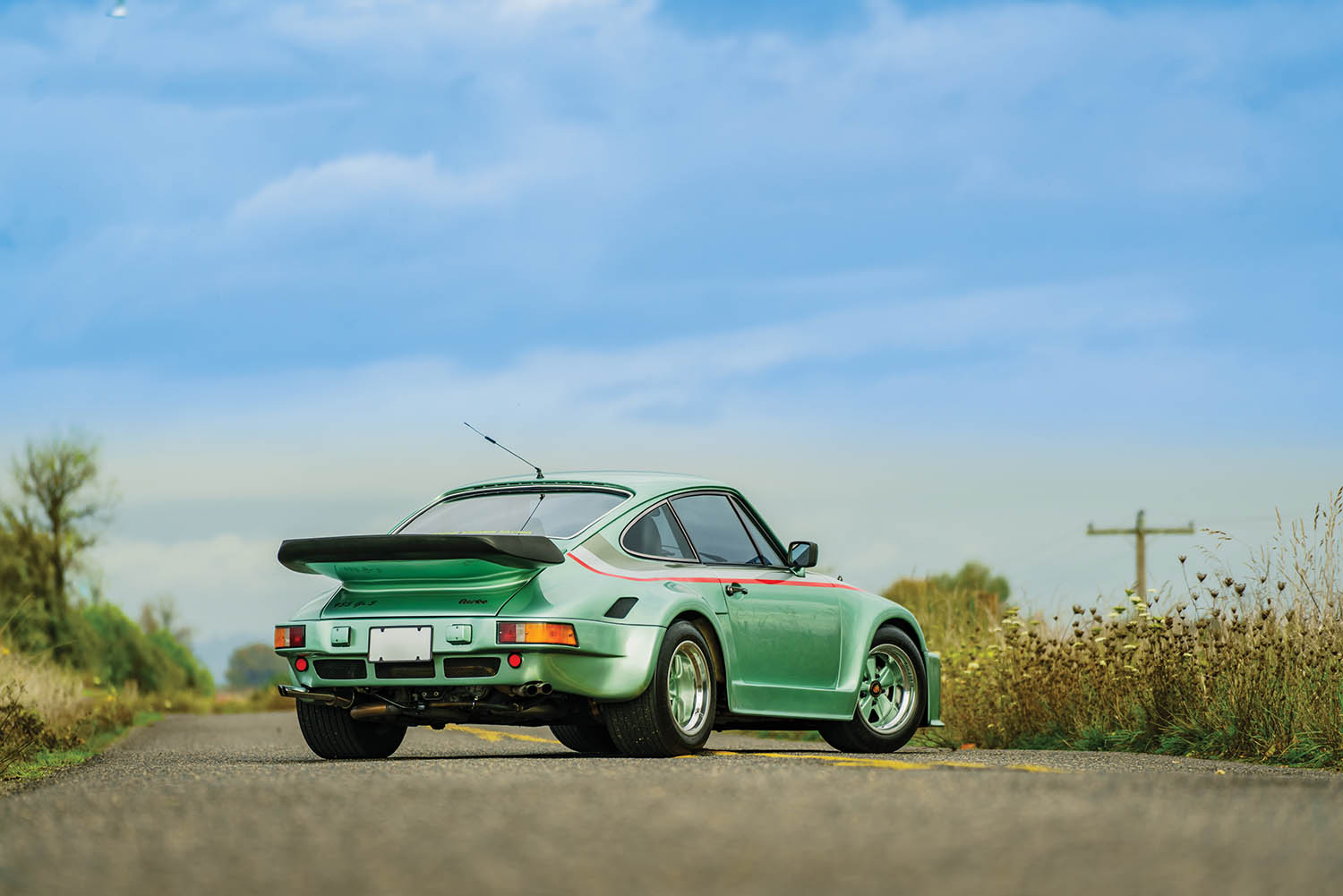 1976-Porsche-935-Gr--5-Turbo-by-Kremer_1.jpg
