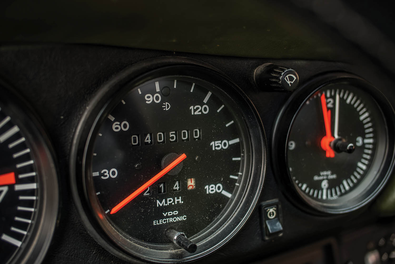 1976-Porsche-935-Gr--5-Turbo-by-Kremer_14.jpg