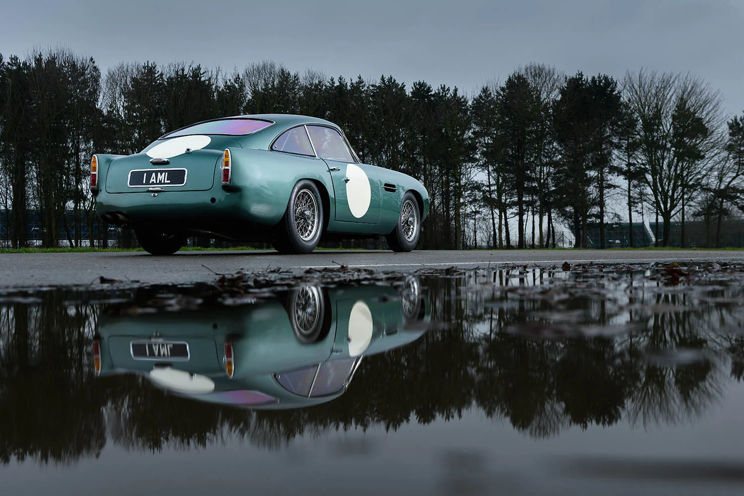 Aston_Martin_DB4_GT_Continuation_3_36381.jpg