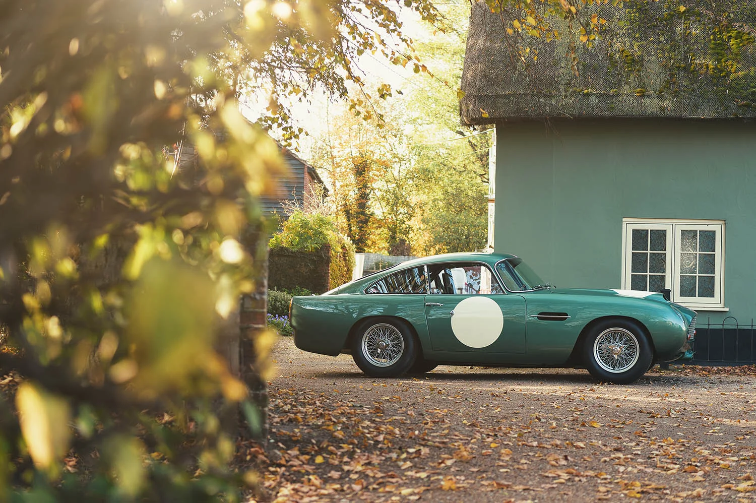 Aston_Martin_DB4_GT_Continuation_12_36390.jpg