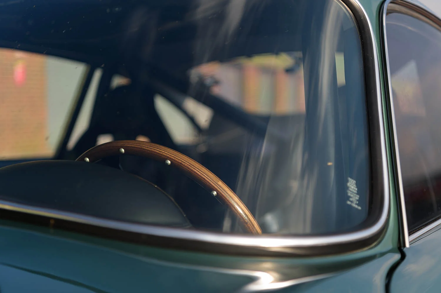 Aston_Martin_DB4_GT_Continuation_34_36412.jpg
