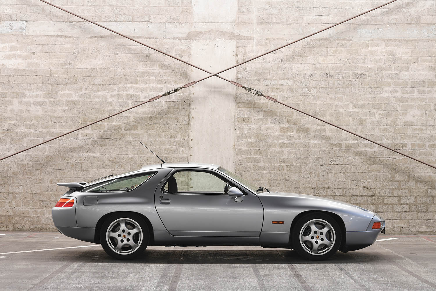 1992-Porsche-928-GTS_4.jpg