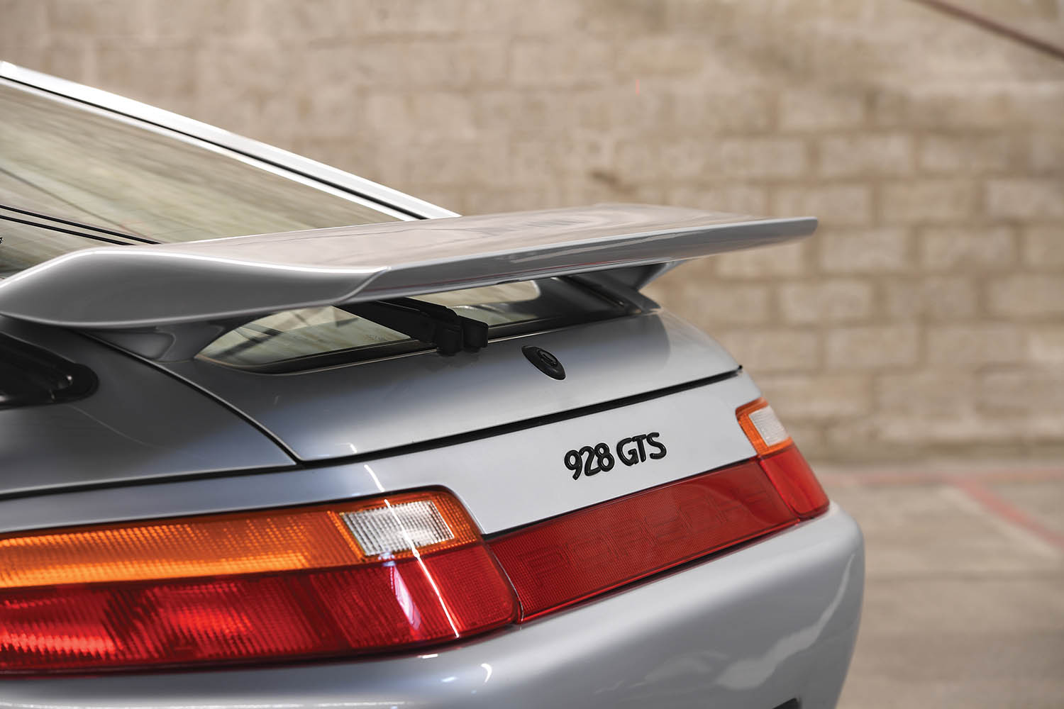 1992-Porsche-928-GTS_6.jpg