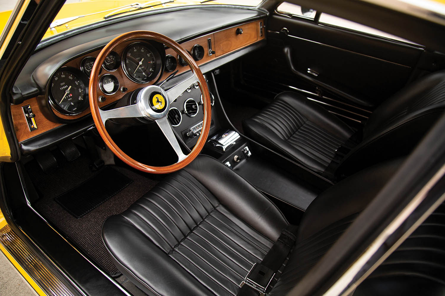 1968-Ferrari-330-GTC-by-Pininfarina_3.jpg