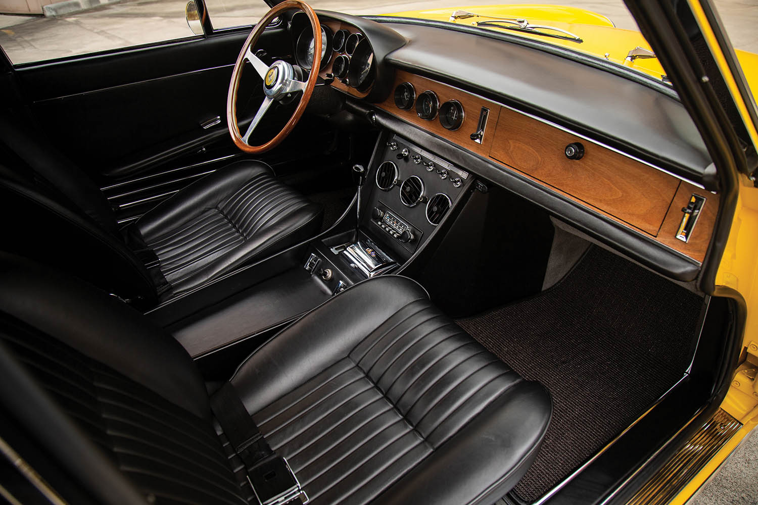 1968-Ferrari-330-GTC-by-Pininfarina_9.jpg