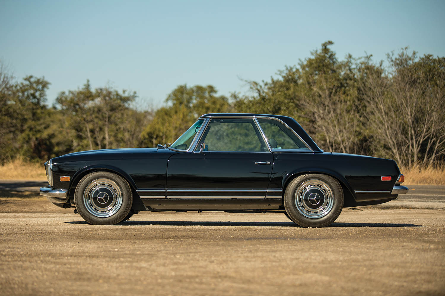 1970-Mercedes-Benz-280-SL--Pagoda--Custom_4.jpg
