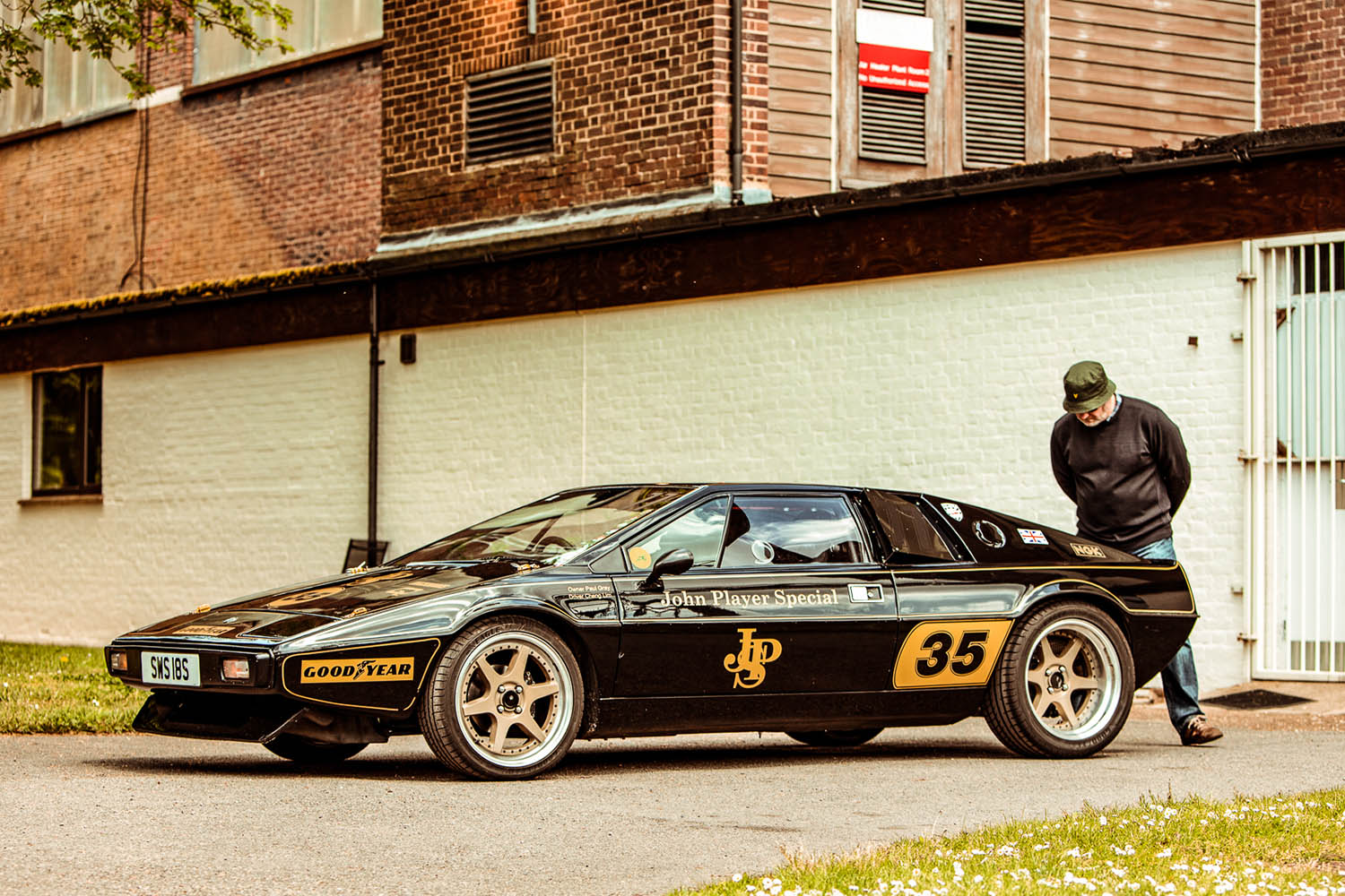 Bicester Heritage Petrolicious Drivers Meeting 19.jpg