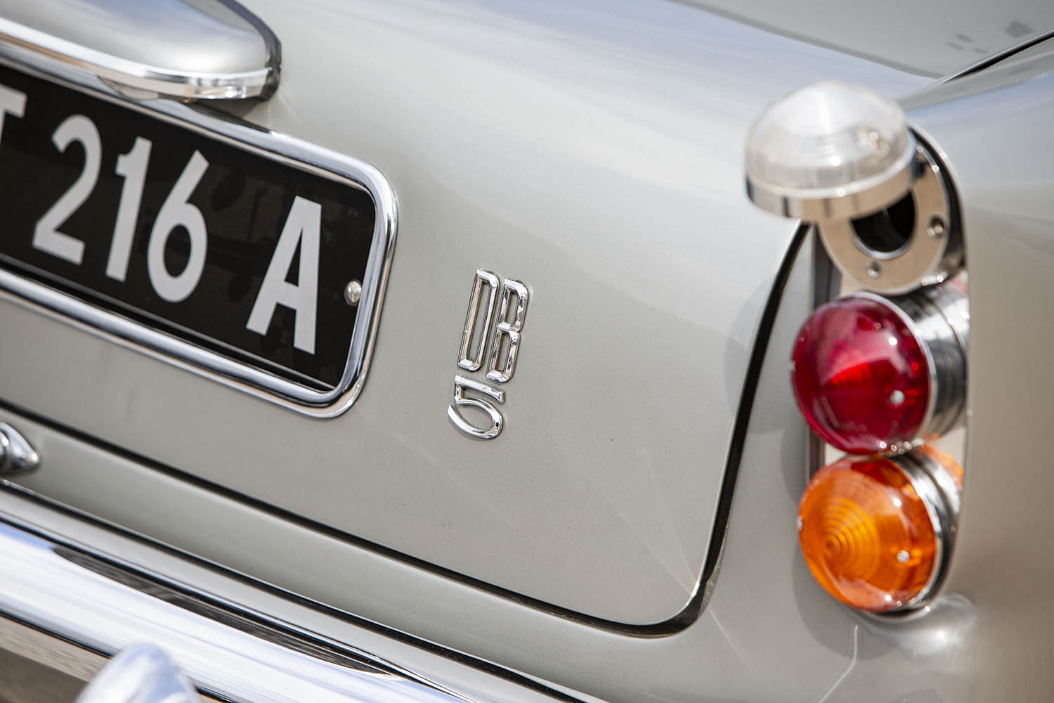 1965-Aston-Martin-DB5--Bond-Car-_26.jpg