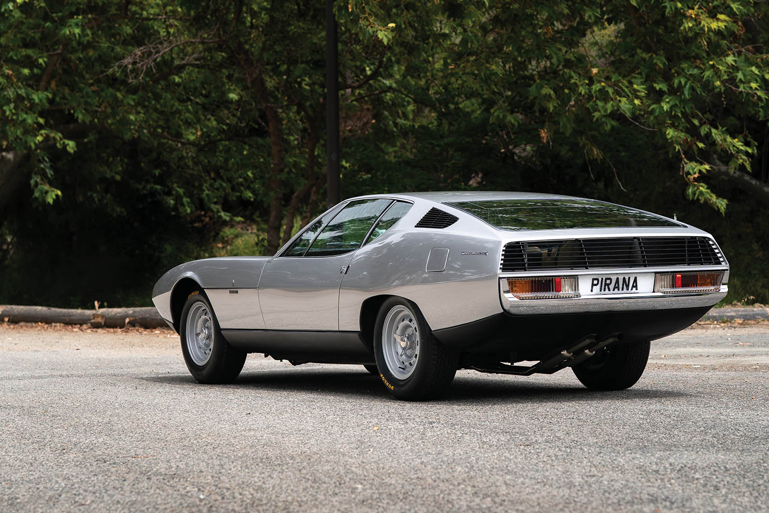 1967-Jaguar-Pirana-by-Bertone_1.jpg