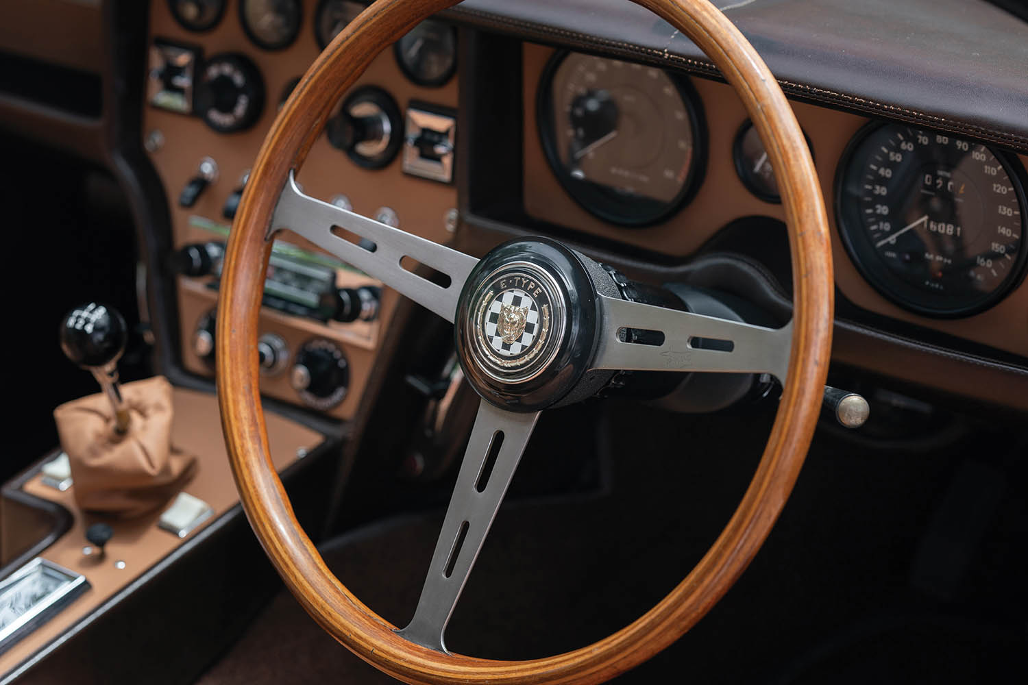 1967-Jaguar-Pirana-by-Bertone_11.jpg