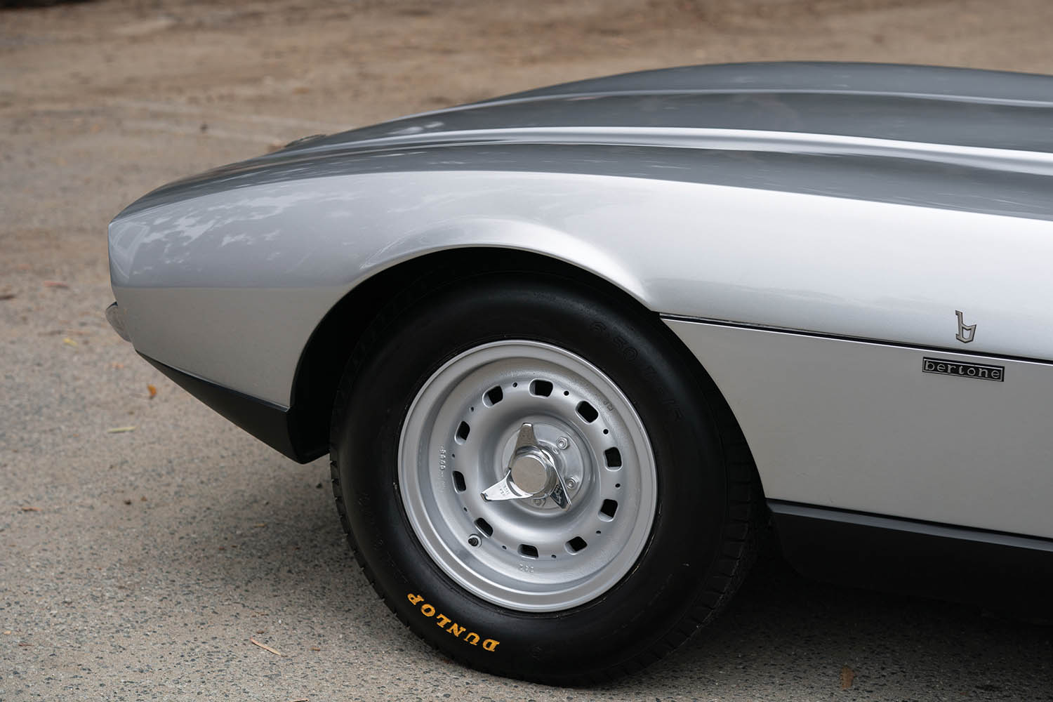 1967-Jaguar-Pirana-by-Bertone_25.jpg