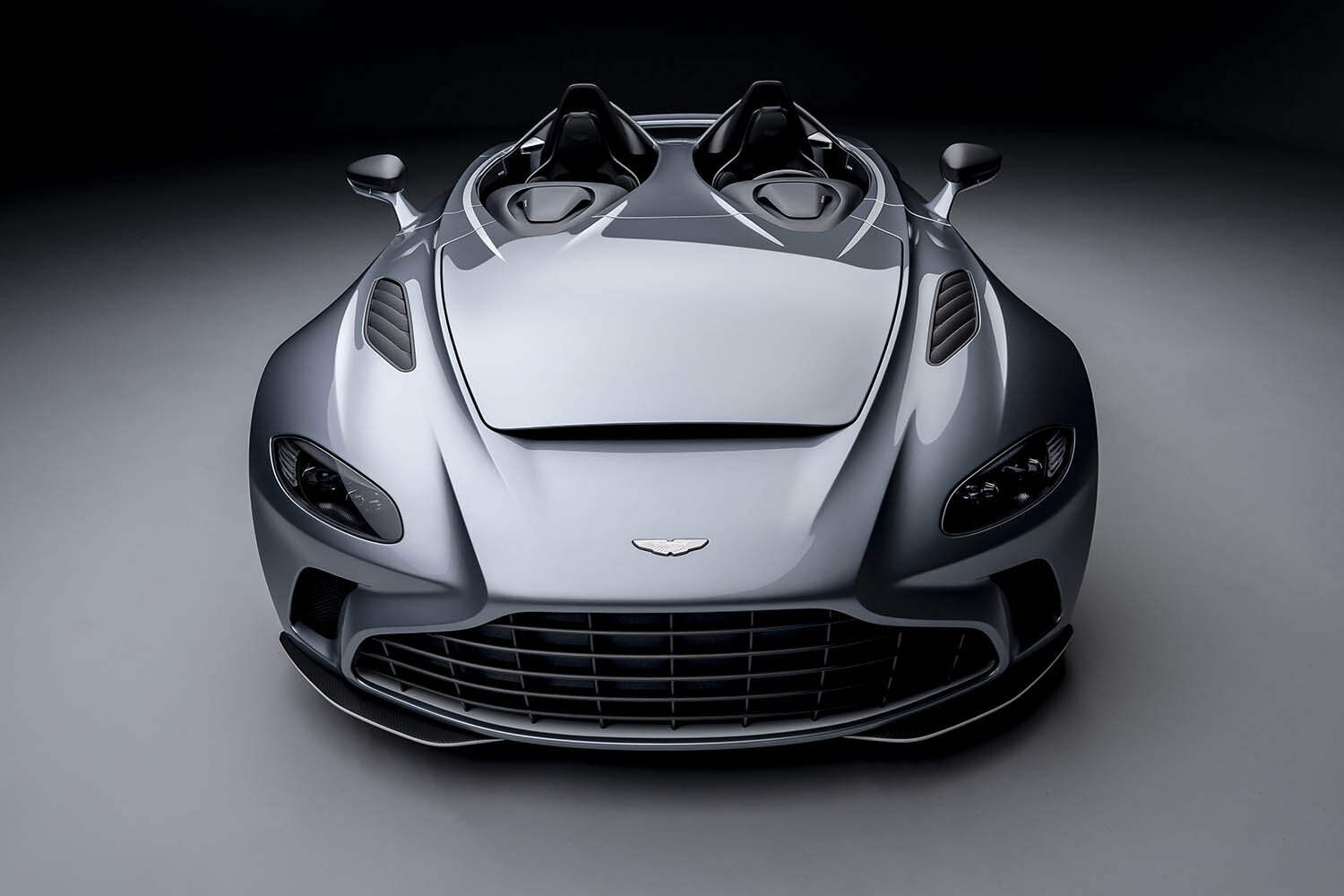 Aston Martin V12 Speedster (2).jpg