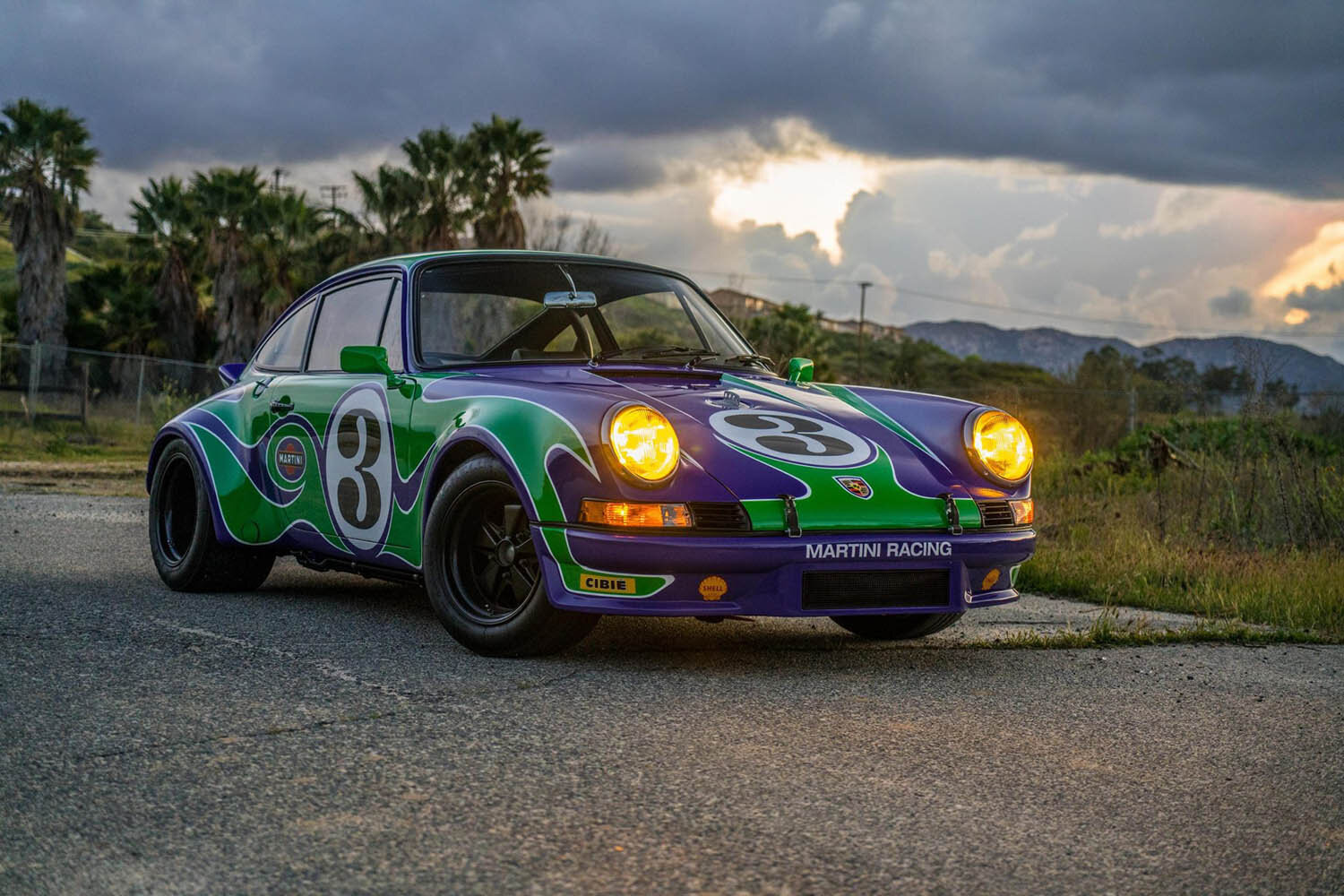 1973_porsche_911_rsr_tribute_16022583159da5ade09a680ca4a5Top-Gear-Tom-Ford-RSR-Rebel-021-scaled.jpg