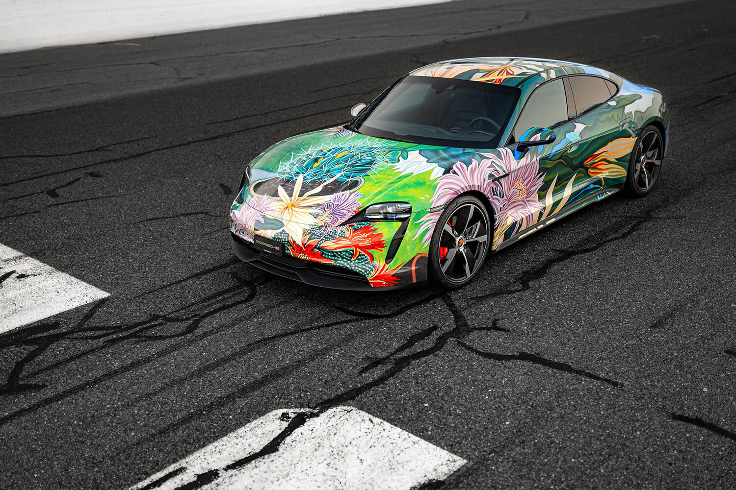 2020-Porsche-Taycan-4S-Artcar-by-Richard-Phillips_4.jpg