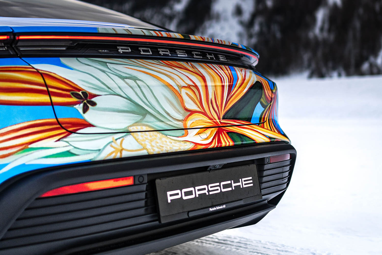 2020-Porsche-Taycan-4S-Artcar-by-Richard-Phillips_20.jpg