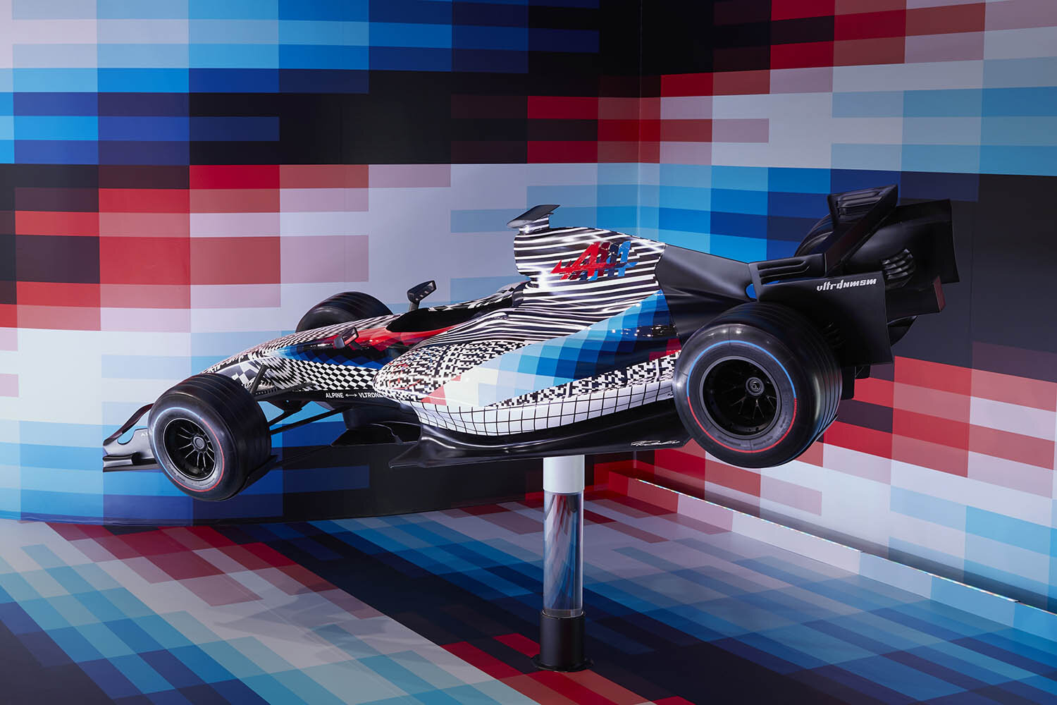 4-2021 - Felipe Pantone x Alpine F1 Collaboration.jpg